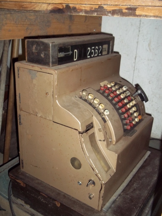 lot 69 image: Vintage Cash Register  came from Shoreline Caf in Battle Lake, MN