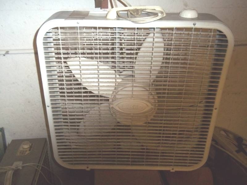 lot 89 image: Box Fan