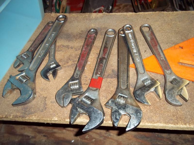 lot 143 image: Bin of Adjustable wrenches