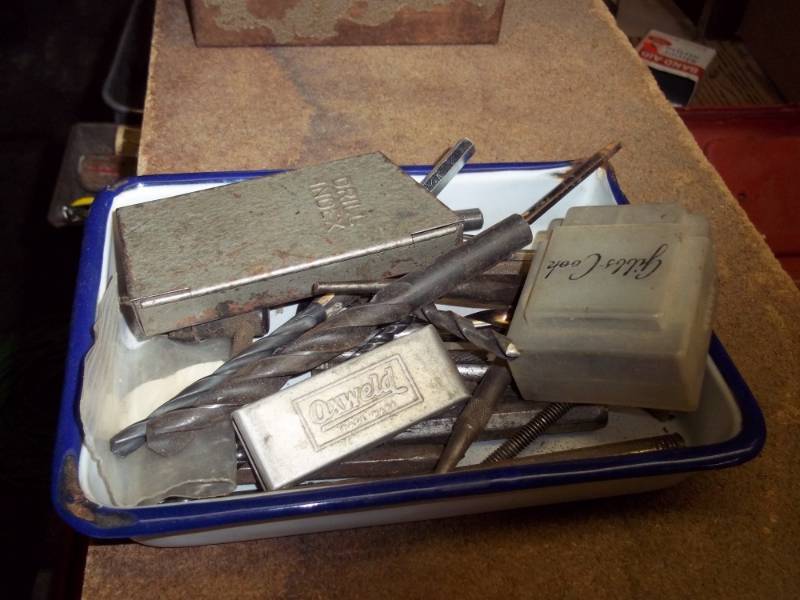 lot 151 image: Bin of Misc drill bits