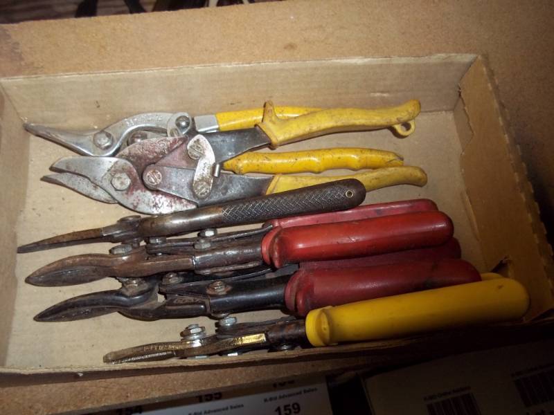 lot 153 image: Lot of Snips