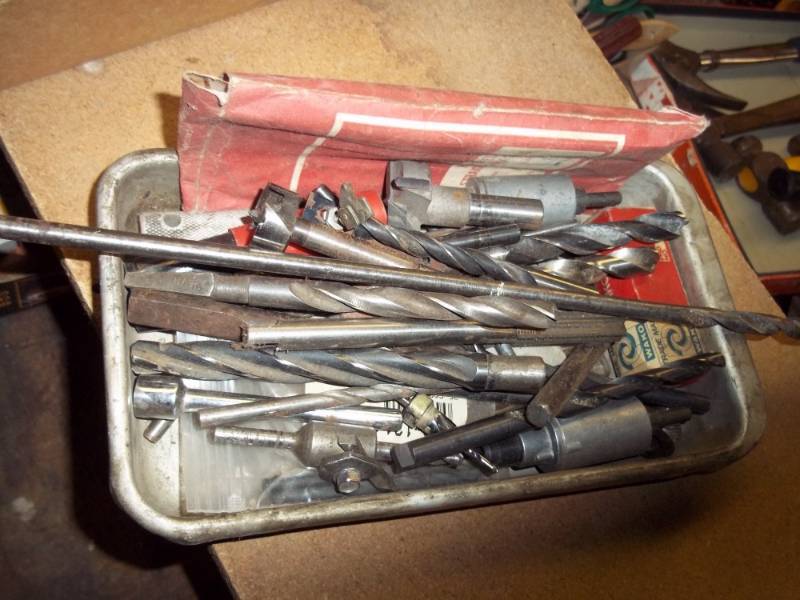 lot 154 image: Bin of Drill bits