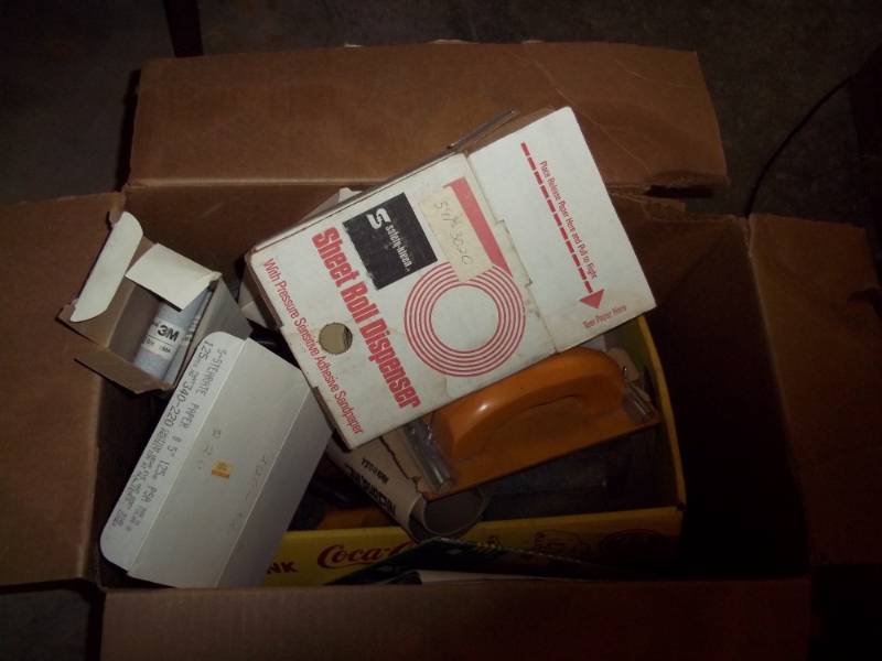 lot 164 image: Box of sanding tools with palm sander, paper and discs