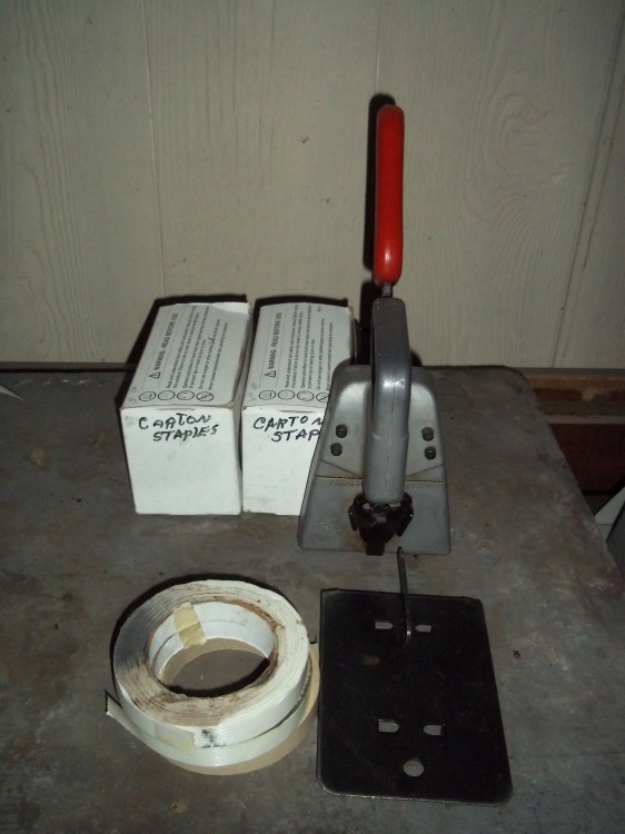 lot 204 image: Carton stapler