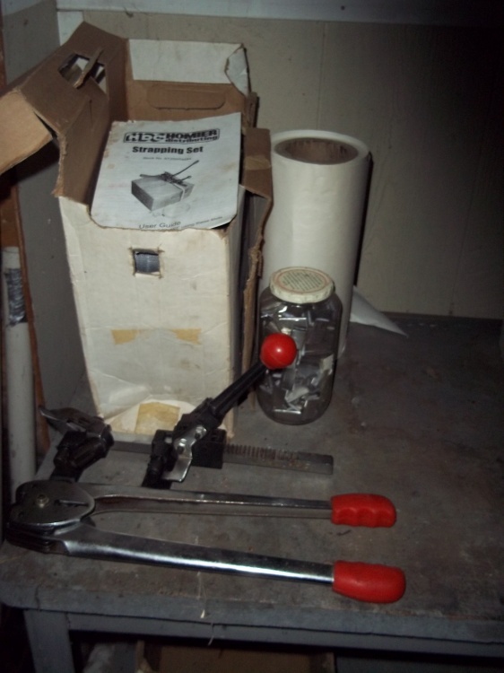 lot 205 image: Strapping Set