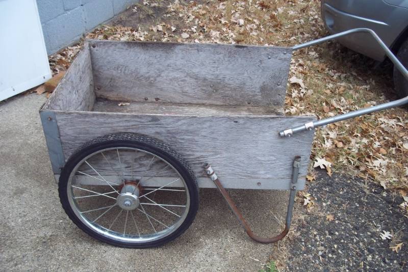 lot 214 image: Garden Cart