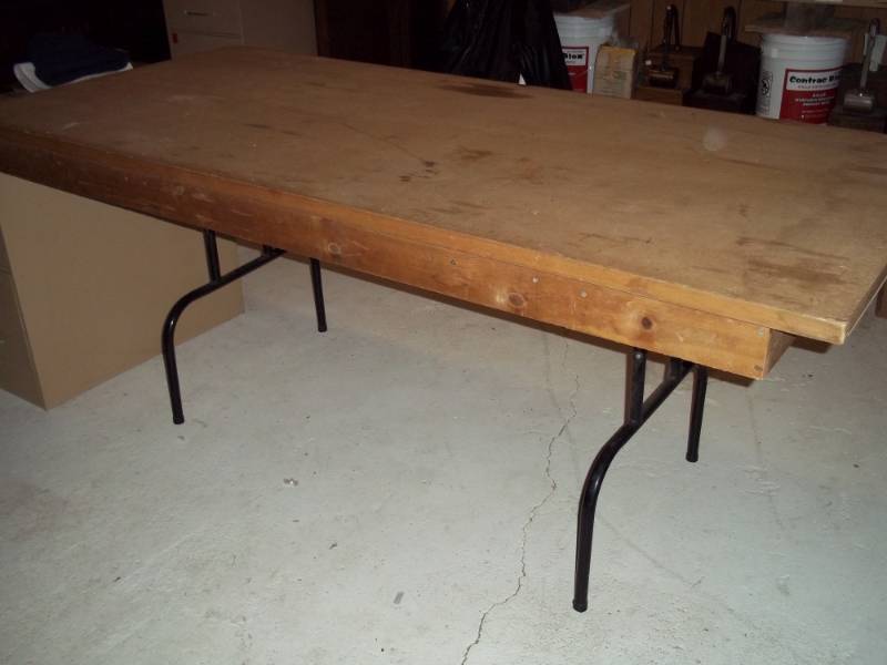 lot 215 image: Table 36 x 66