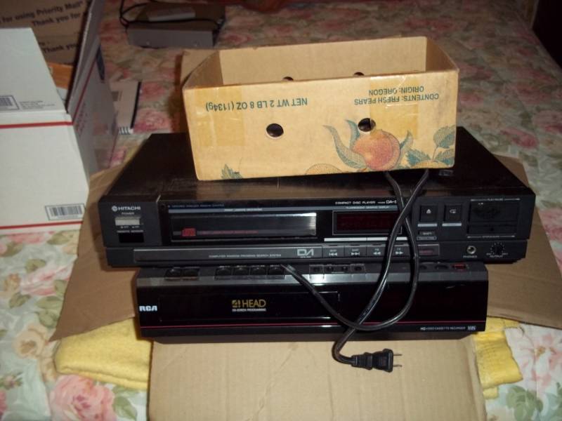 lot 220 image: DVD player, compact disc player