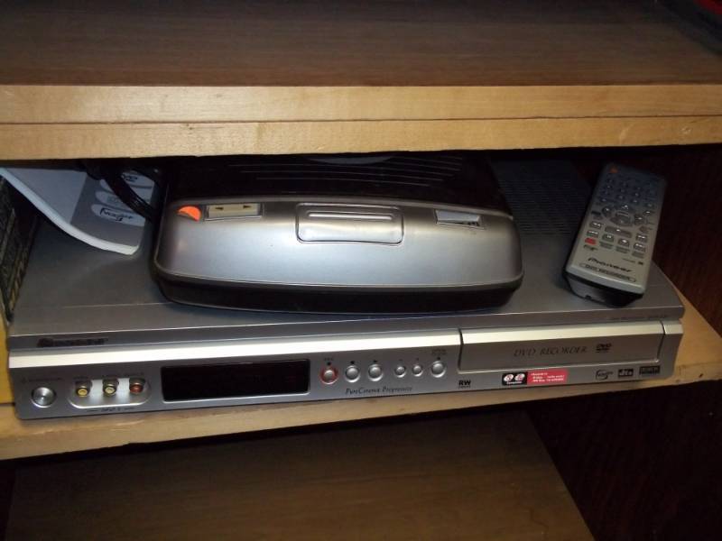 lot 222 image: DVD player with VHS rewind machine