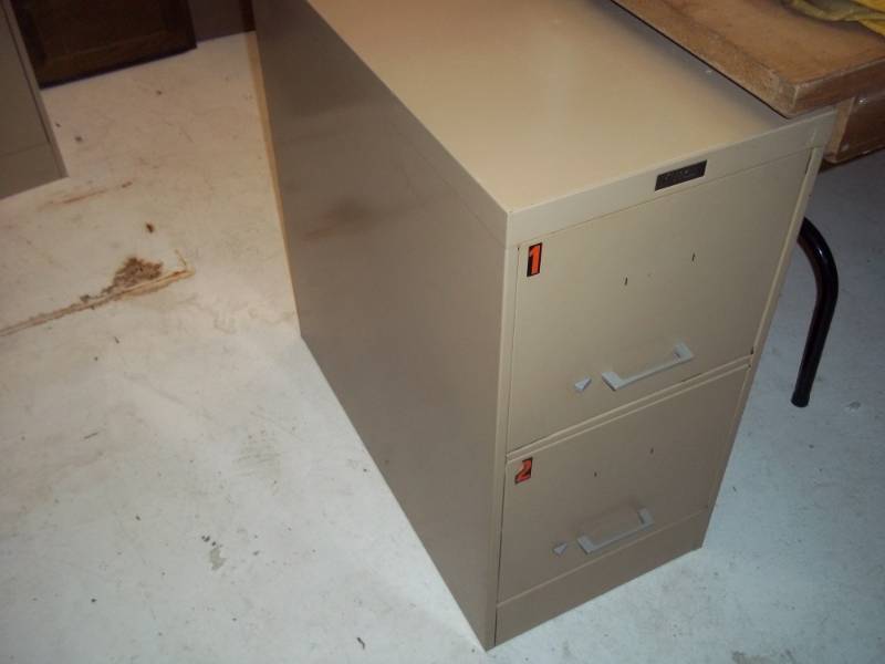 lot 240 image: 2 Drawer file cabinet