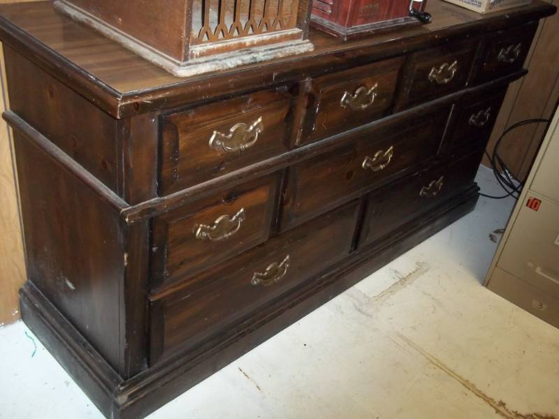 lot 241 image: 9 Drawer Dresser with headboard