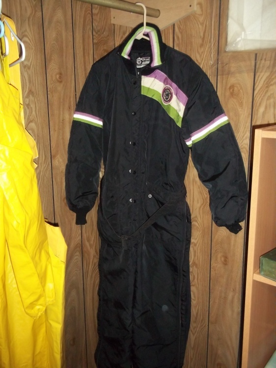 lot 243 image: Arctic cat snowmobile suit size med
