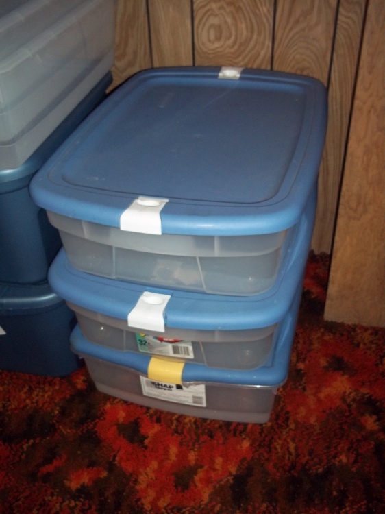 lot 252 image: 3 clear totes with blue lids