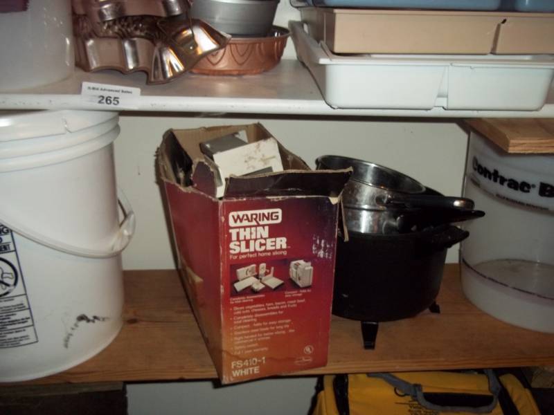 lot 267 image: Fry daddy, thin slicer machine, casserole,