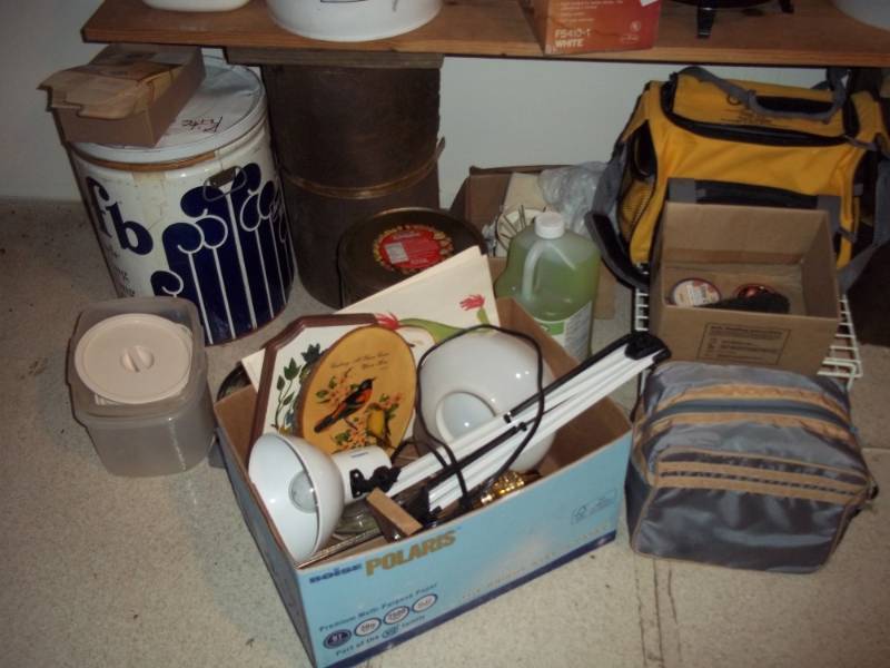 lot 269 image: 2 coolers, degreaser, lamp, kitchen dcor