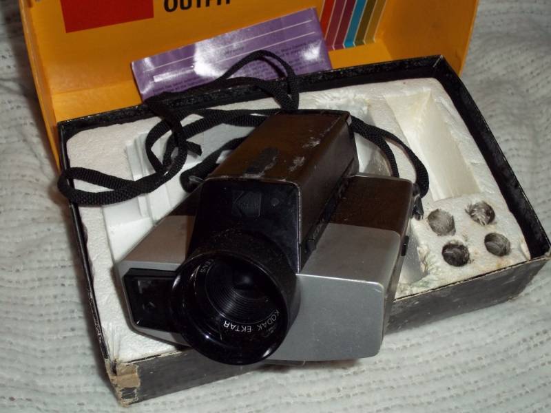lot 288 image: Kodak XL 33 Movie Outfit super 8 in original box with manual