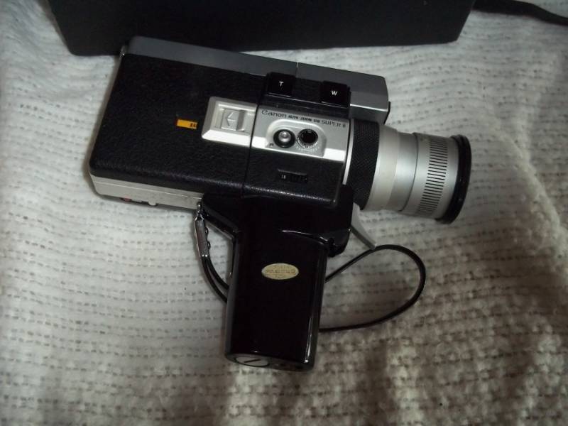 lot 289 image: Cannon auto zoom 518 super 8 in original box with manual