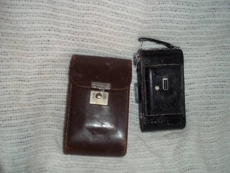 lot 292 image: Kodak No. 1 kodamatic with leather case