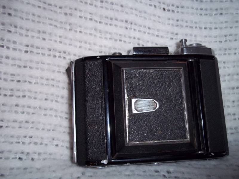 lot 293 image: Zeiss ikon 120 film camera