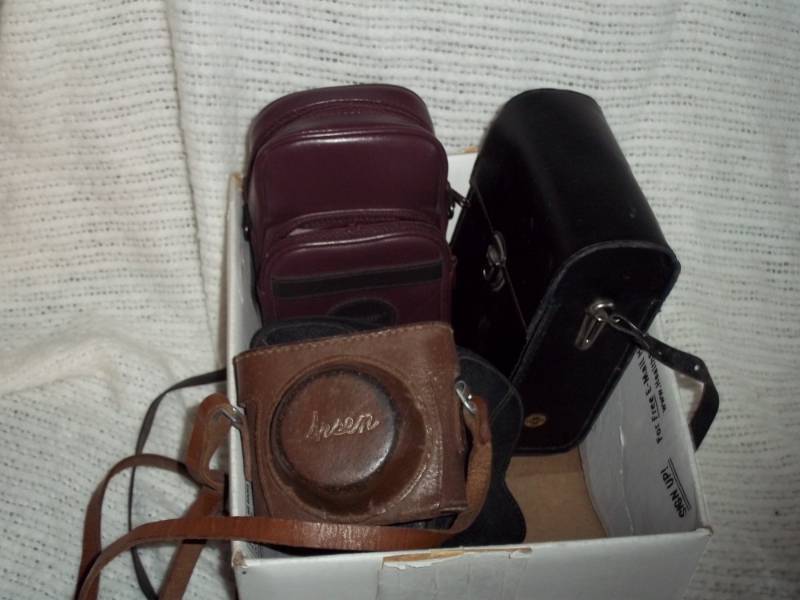 lot 304 image: Assorted camera cases