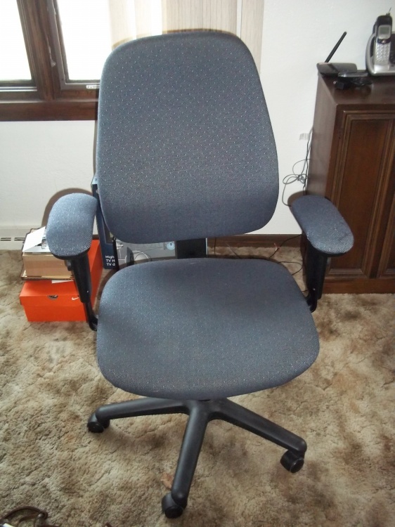 lot 306 image: Office Chair