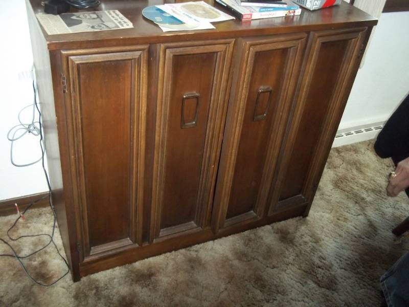 lot 309 image: 2 Door Cabinet does not include contents