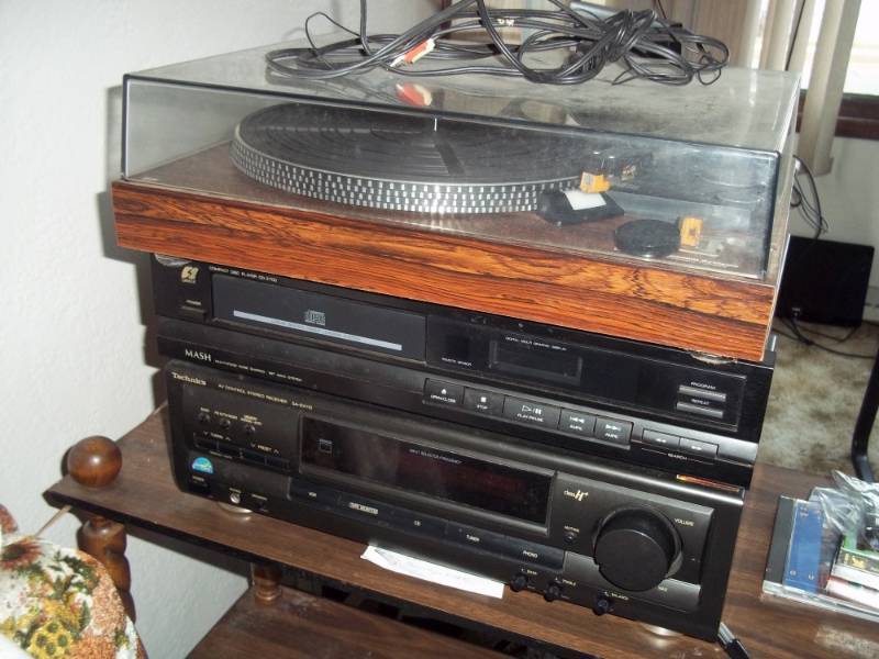 lot 310 image: Stereo System with turn table and speakers