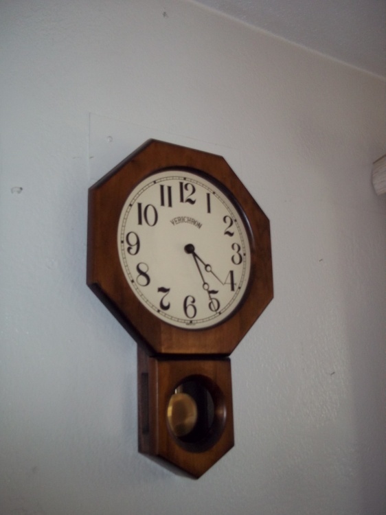 lot 330 image: Wall Clock