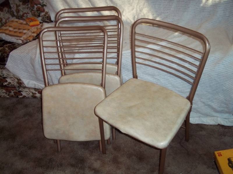 lot 331 image: 4 Folding Chairs