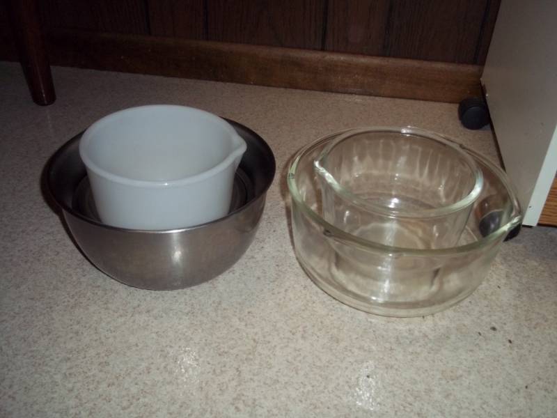 lot 338 image: Set of 4 mixing bowls