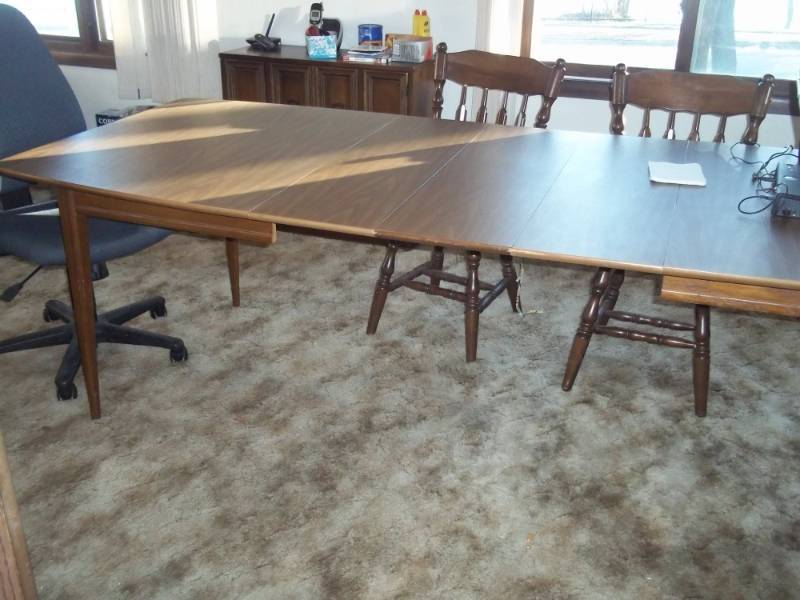 lot 351 image: Wood table extends to 94 x 40  does not include chairs