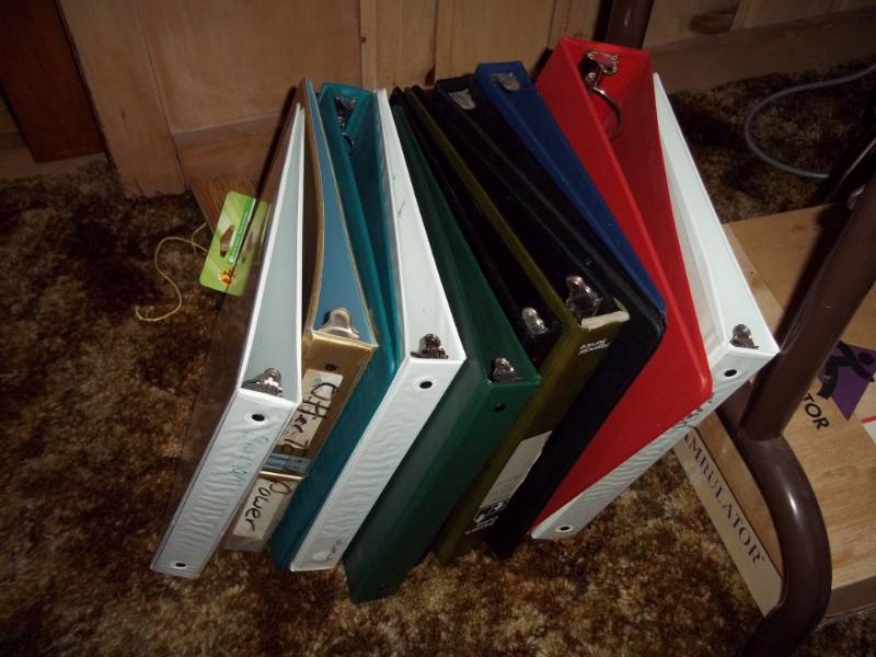 lot 363 image: Lot of 3 ring binders