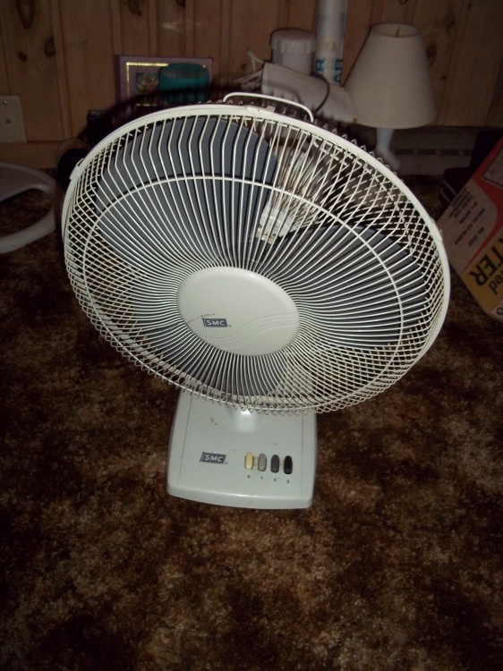 lot 375 image: Table fan
