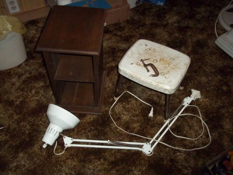 lot 378 image: Adjustable desk lamp, stool, small shelf