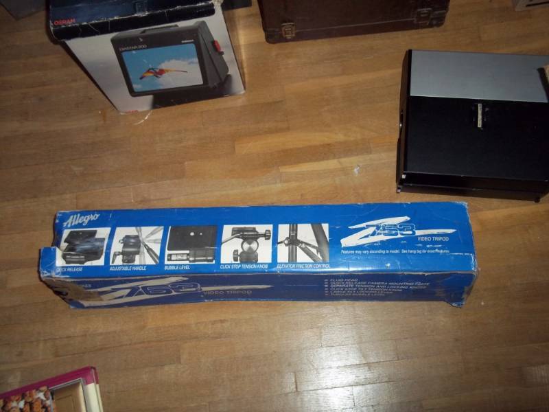 lot 416 image: Video Tripod