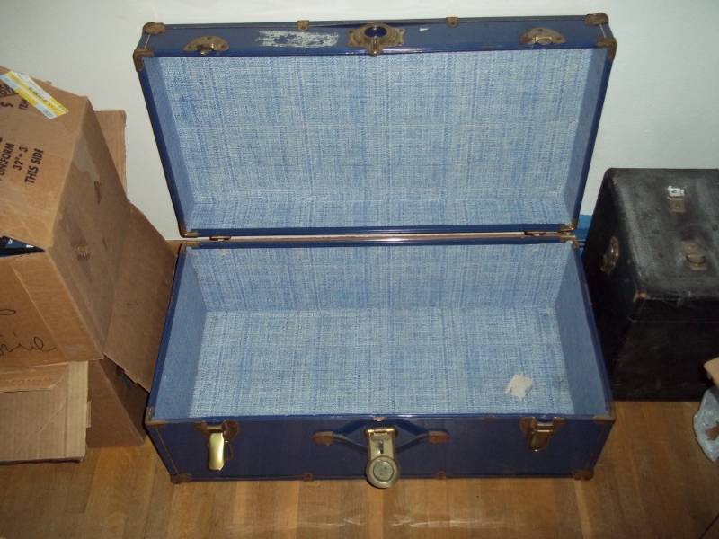 lot 418 image: Vintage Trunk 30 x 15 x 12