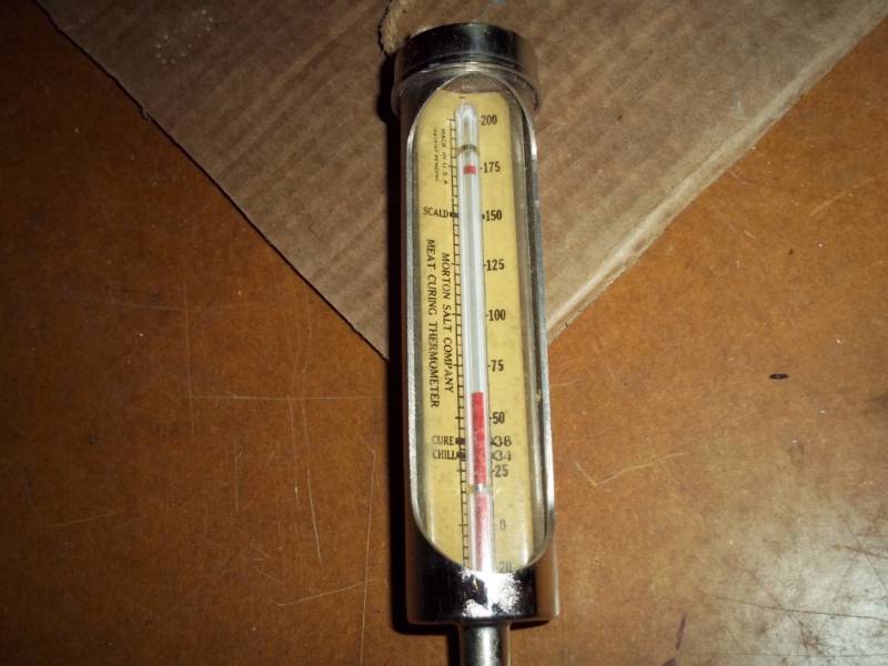 lot 439 image: Vintage Meat Curing Thermometer