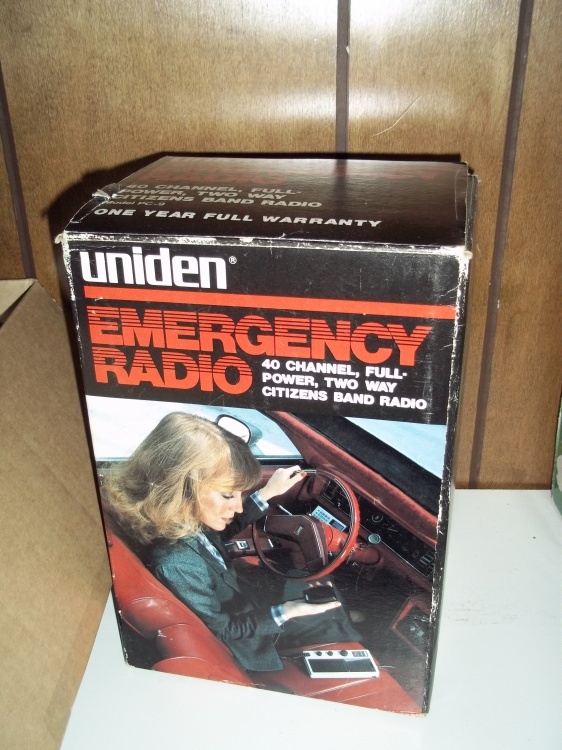 lot 458 image: Emergency radio