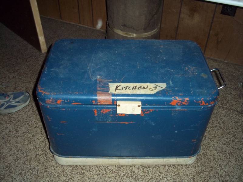 lot 466 image: Vintage metal cooler