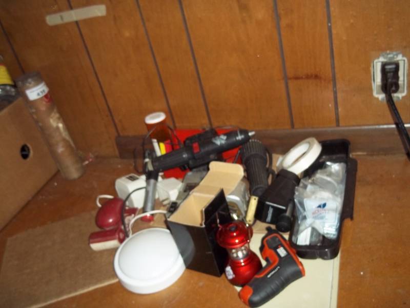 lot 471 image: Lot of misc chargers, rechargeable driver, etc