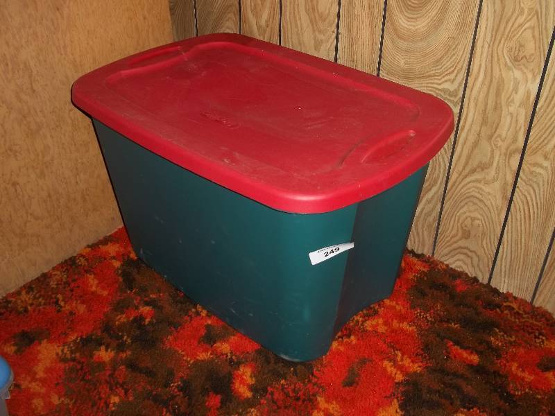 lot 249 image: 18 gal tote wcover