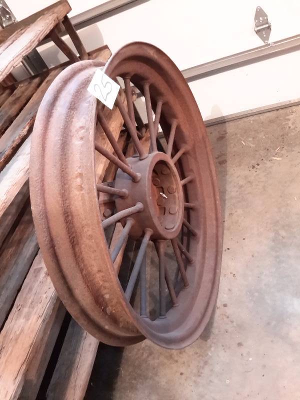 lot 25 image: Antique Tractor Tire..