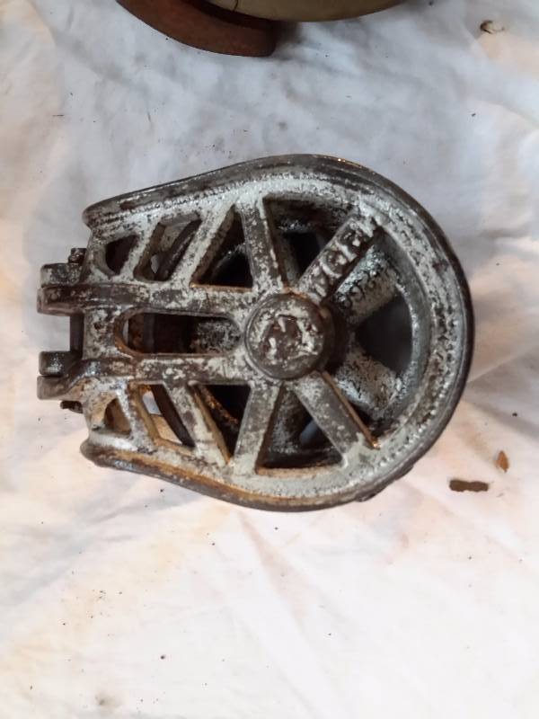 lot 29 image: 2 Vintage Pulleys and Stacking STORAGE BOXES
