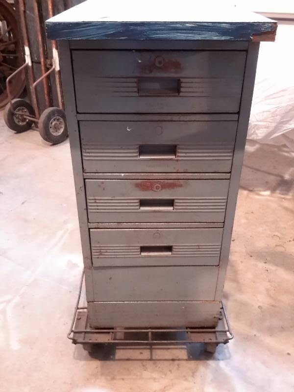 lot 31 image: Vintage Fiiling Cabinet on a Metal Cart..