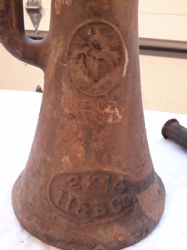 lot 34 image: Misc. Vintage  industrial items as shown..