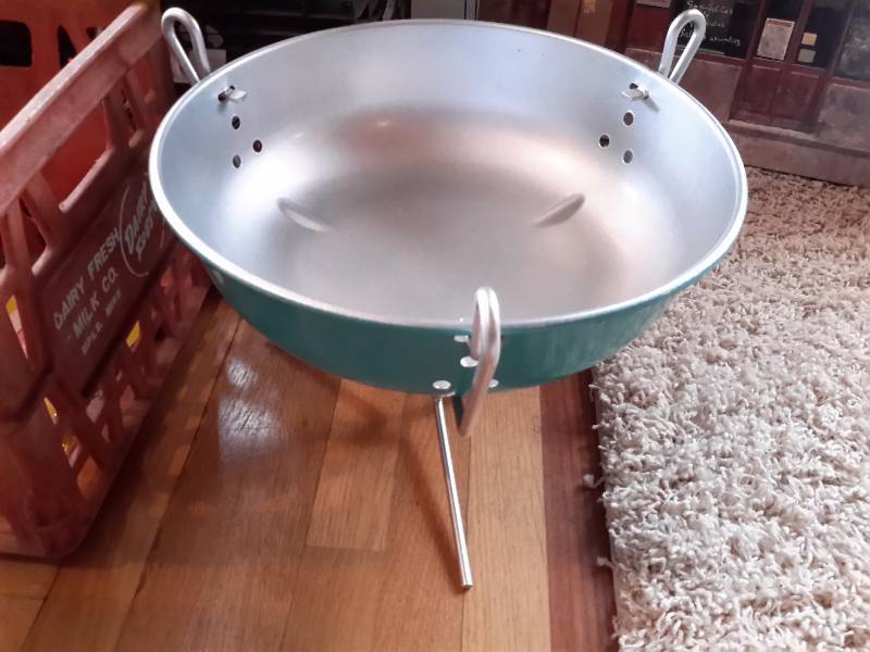 lot 43 image: Plastic Milk Crates, Table top Grill base, other items as pictured