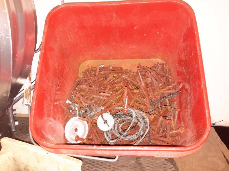 lot 92 image: Spinning Exhaust vent and misc. Nails and screws