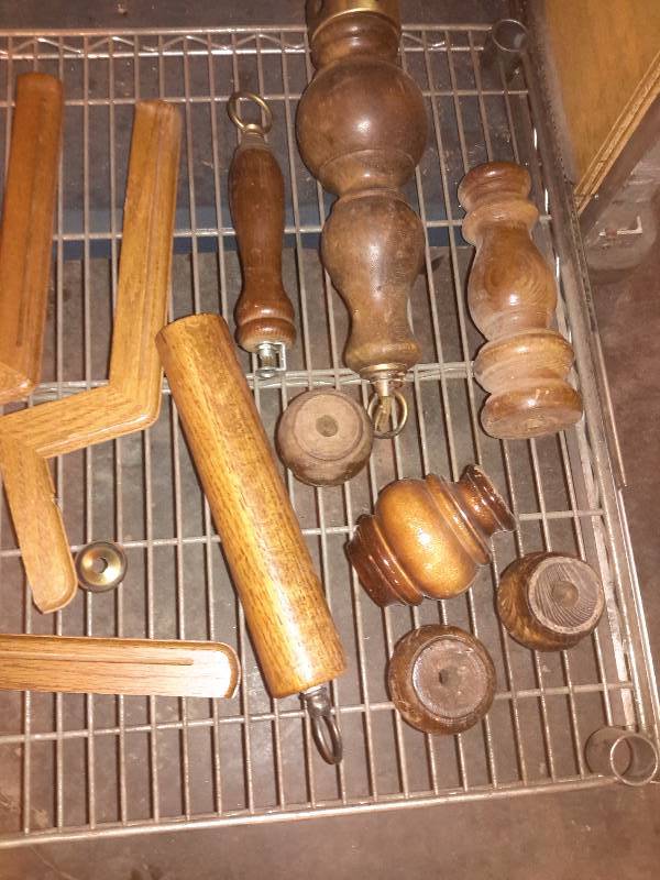 lot 101 image: Wood Lamp parts