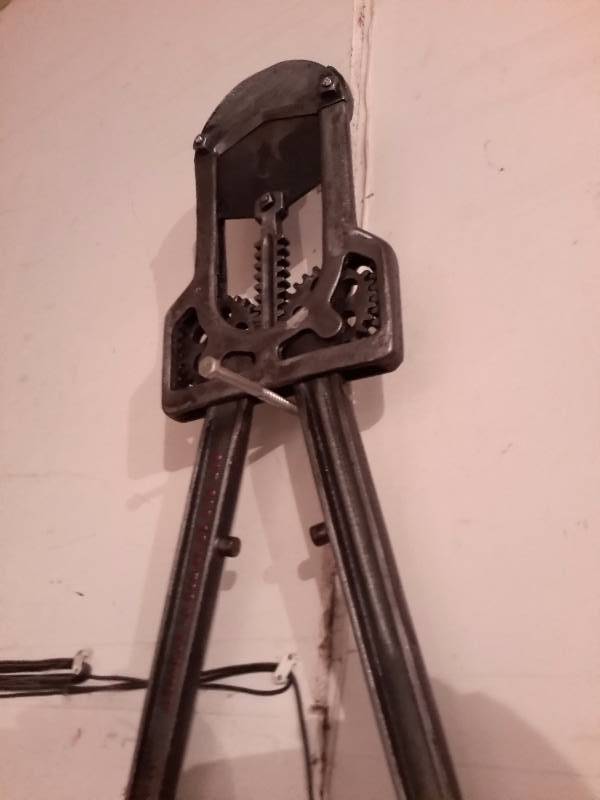 lot 110 image: Vintage HORN Shear.. UNTESTED, but sure looks like it would work