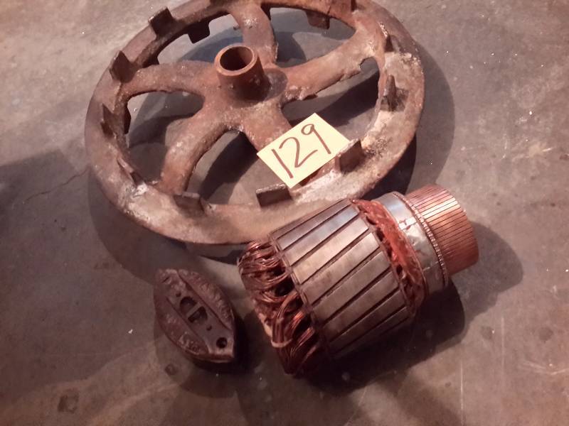 lot 129 image: Industrial Salvage items as shown.